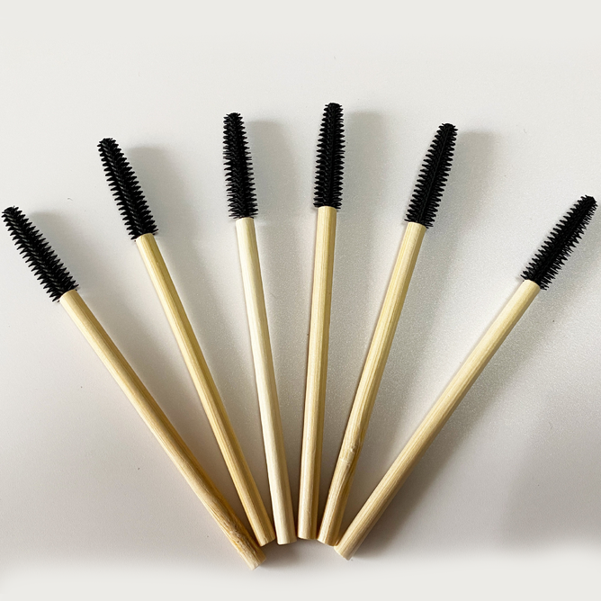 50 Disposable Bamboo Silicone Mascara Wands with Wood Handle Eyelash Brush Spoolies for Eyebrow Makeup