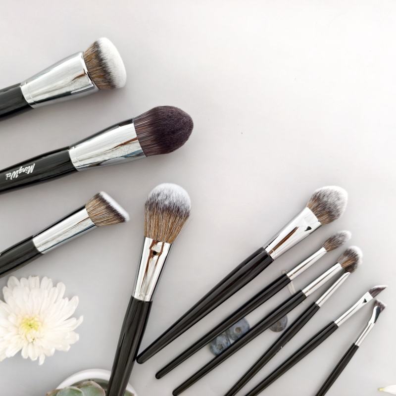 5Pcs Synthetic Hair Powder Brush Set Wood Handle Face Powder Blending Custom Logo Professional Daily Use Cosmetic Makeup Brushes