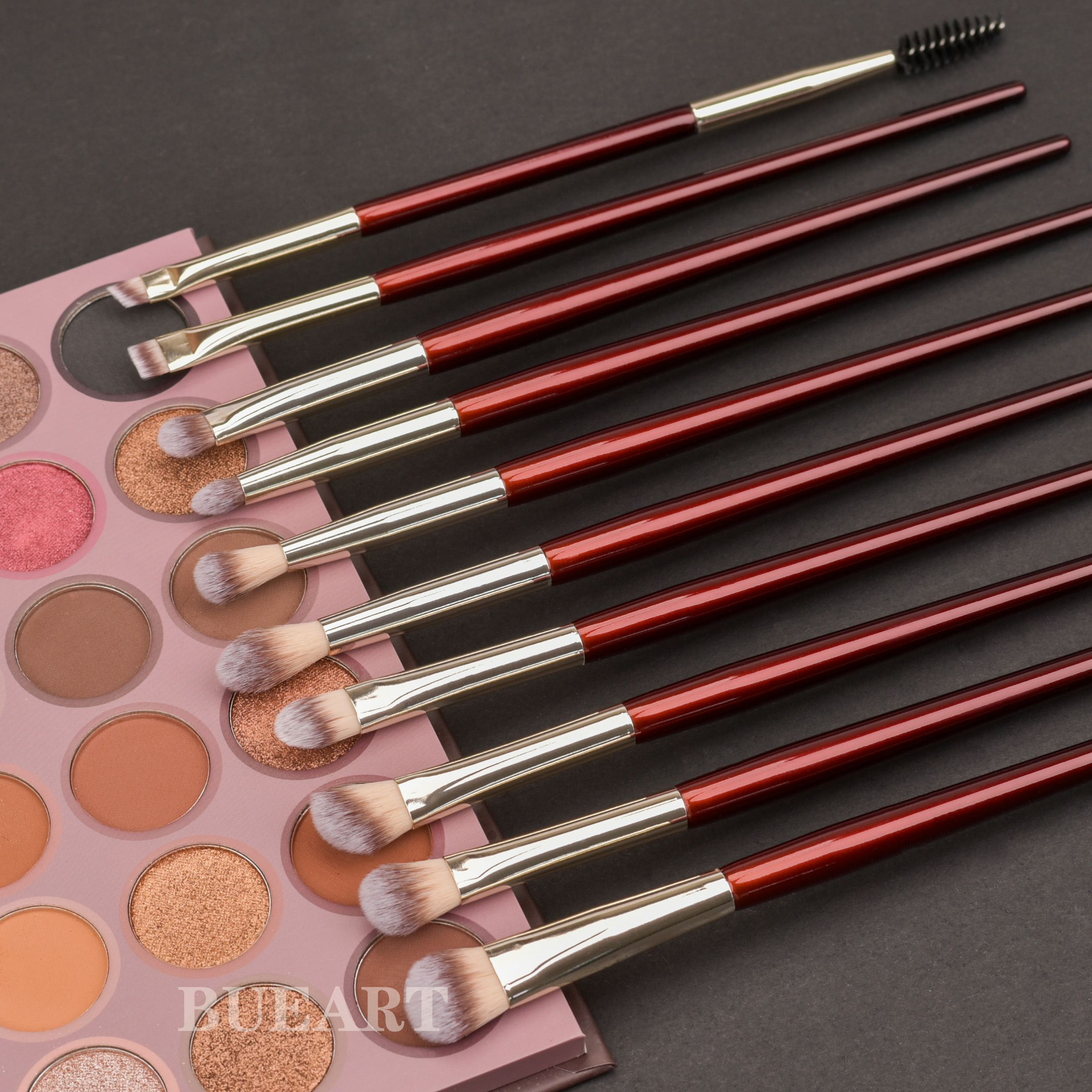 DailyQueen &amp;BK 16pcs Red Color Makeup Brushes Set Wood Handle Nano Hair Dense Bristles Smooth Application Custom logo