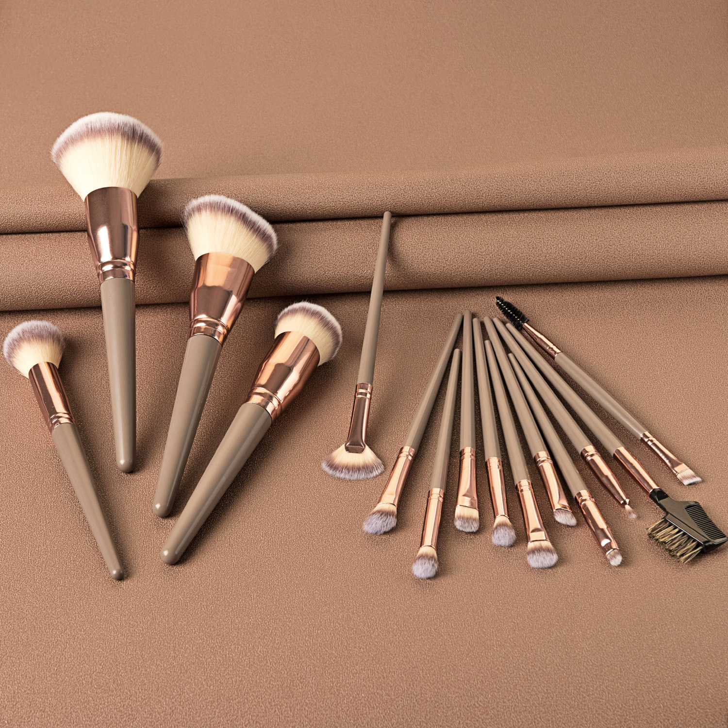 Portable Custom 15-Piece Vegan Makeup Brush Set with Bag Super Soft Bristles Low MOQ Orders for Face & Eye Use