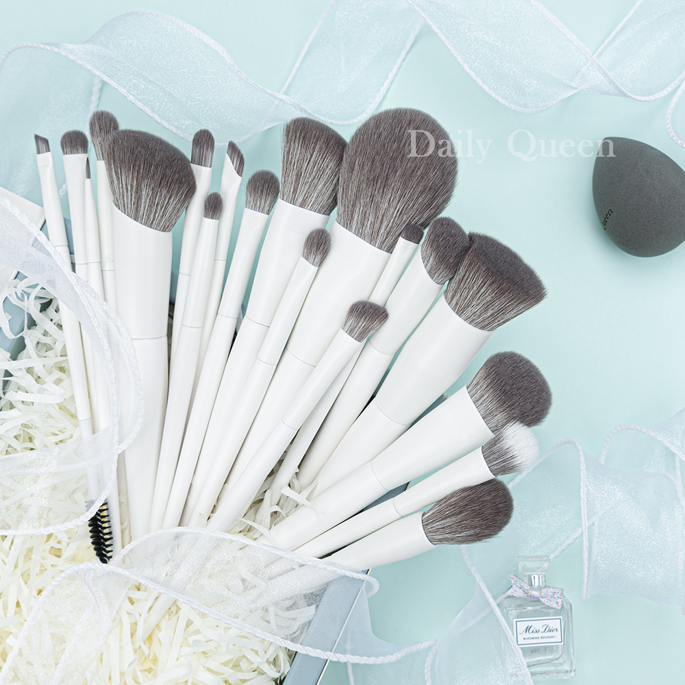 Daily Queen &amp; Mor-phe 19pcs Grey Nano Hair White Handle Powder Makeup Brushes Premium Quality &amp; Luxurious Feel Custom Logo