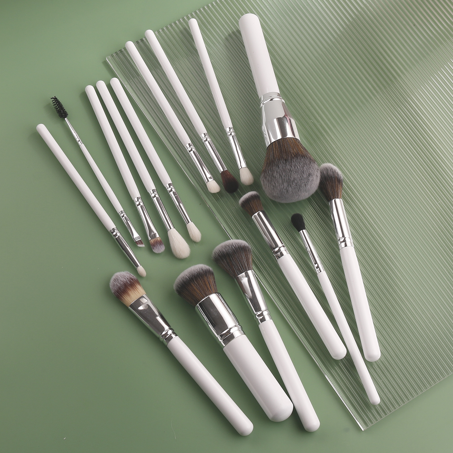 Wholesale Vegan Synthetic Hair Powder Foundation Brush Set in White &amp; Black Used Shaving Brush Private Label Makeup Brush Set