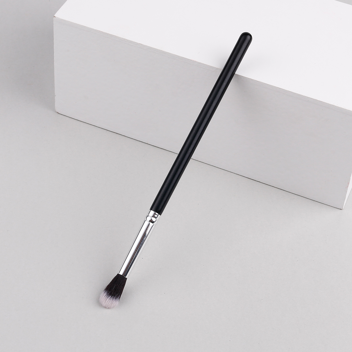 Professional Makeup Brushes Eyeshadow Fluffy Synthetic Hair Vegan Private Label Eye Blending Brush Private Label OEM