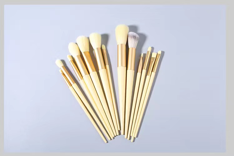 13pcs Super Soft Blush Eyeshadow Cosmetic Brush Foundation Women Flat Shape Soft Makeup Tools Bag Powder Eye Makeup Brushes Set
