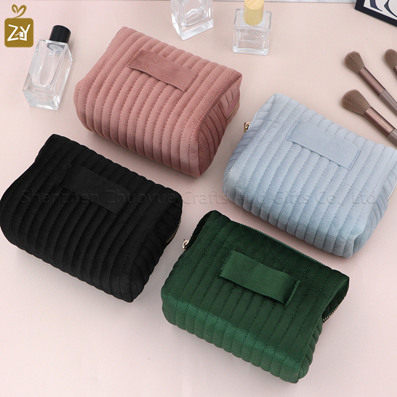 Large Capacity Velvet Makeup Pouch Portable Travel Toiletry Cosmetic Bag Soft Quilted Zippered Makeup Pouch For Women