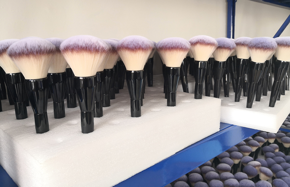 Makeup brush product showcase 2