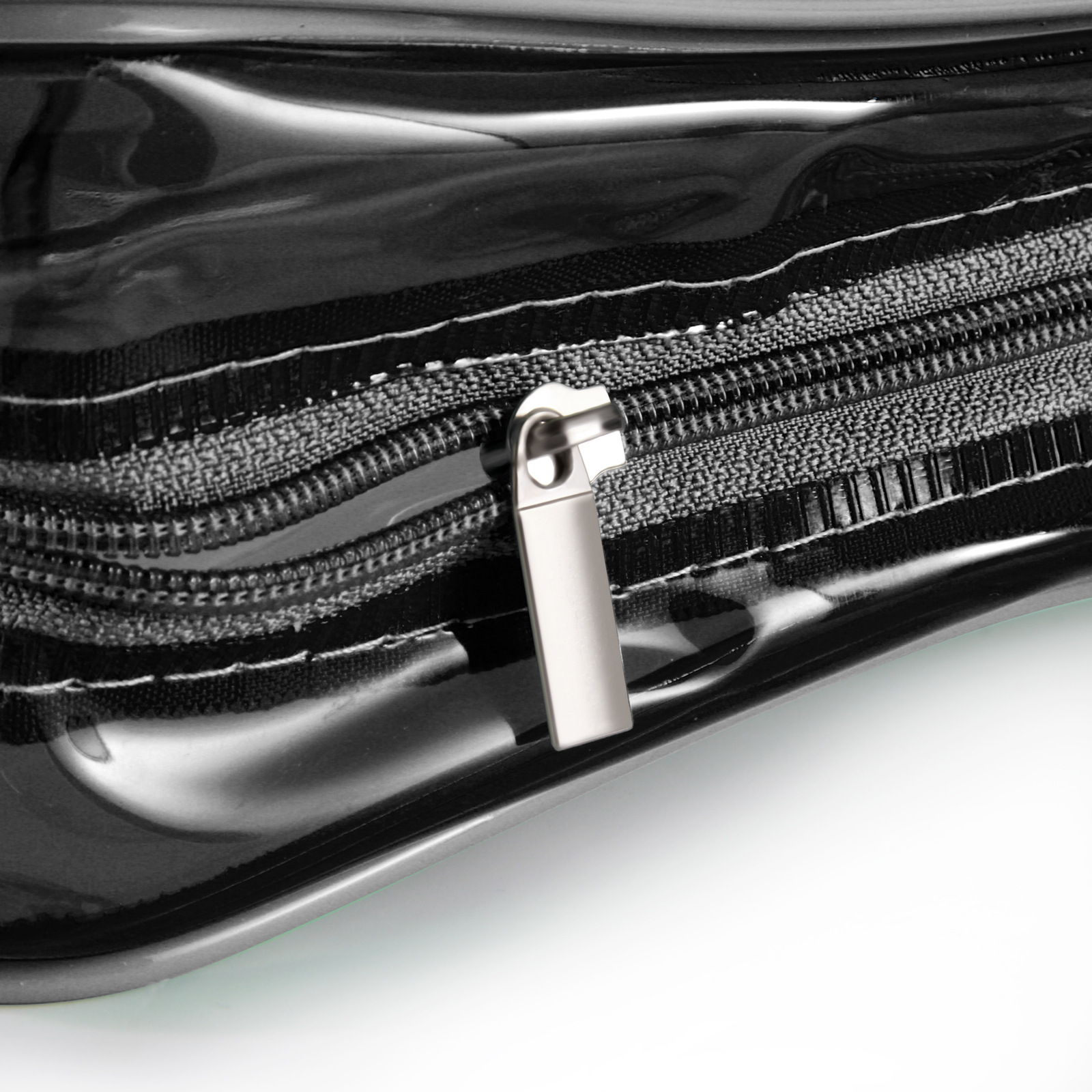 Makeup bag detail 3