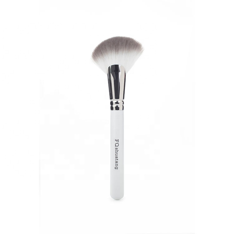 2026 High Quality Low Price 1Pc Spa Synthetic Hair Fan Powder Brush