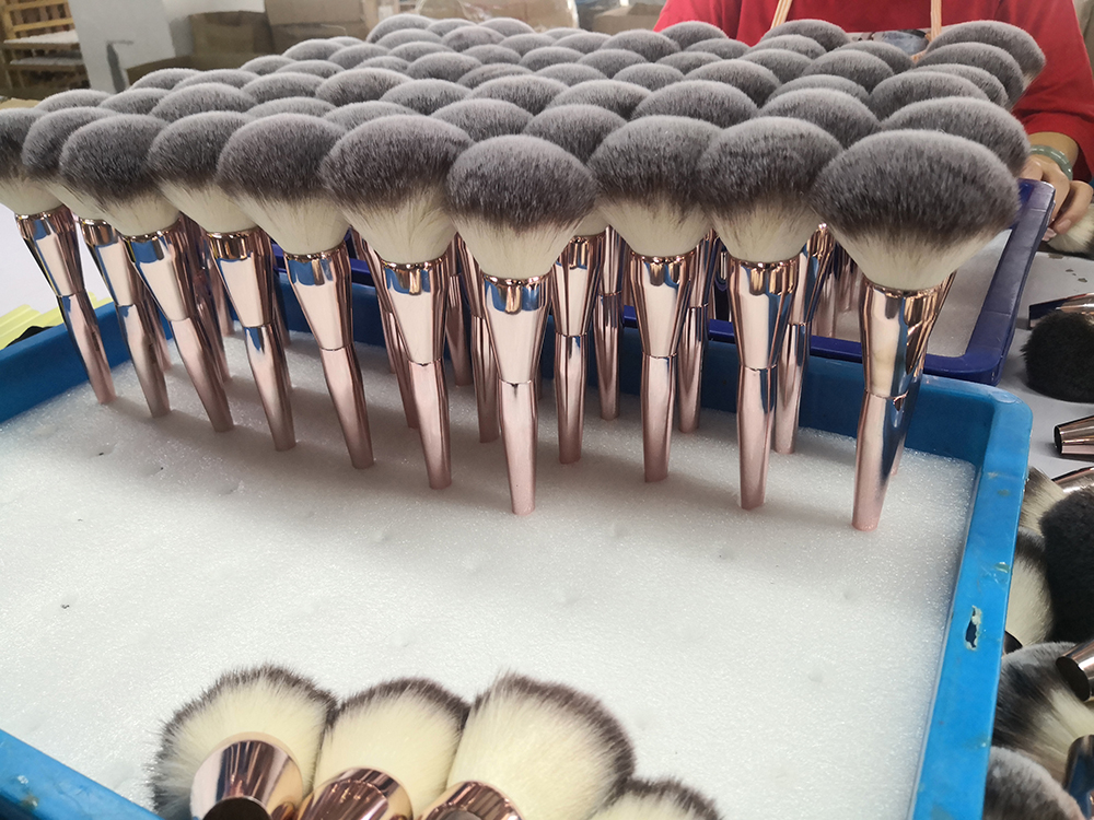 Makeup brush product showcase 6