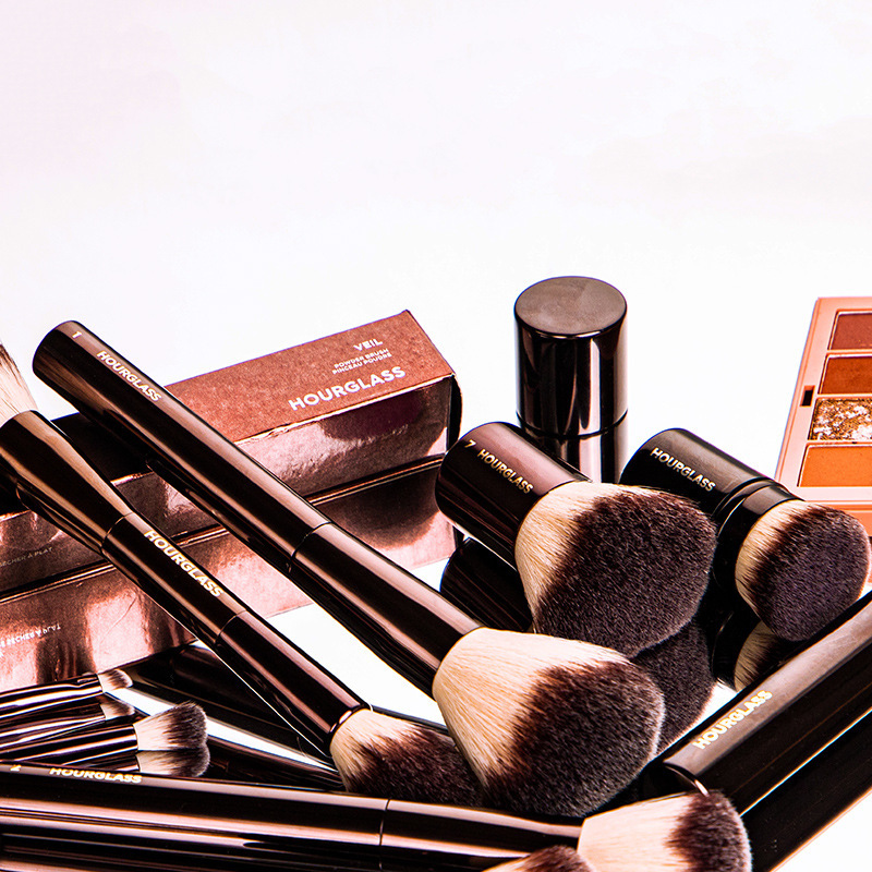 19-Piece Cruelty-Free Luxury Vegan Hourglass Makeup Brush Set with Aluminium Handle Custom Logo for Concealer Lip Balm Lip Gloss