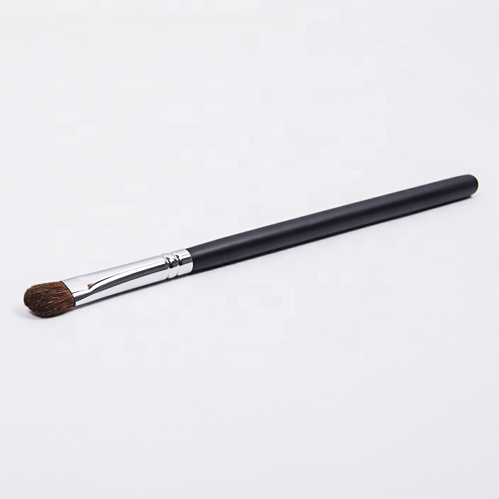 Dongmei Professional High Quality Eye Makeup Brushes Natural Pony Hair Wooden Handle Handmade Eyeshadow &amp; Concealer Smudge Brush