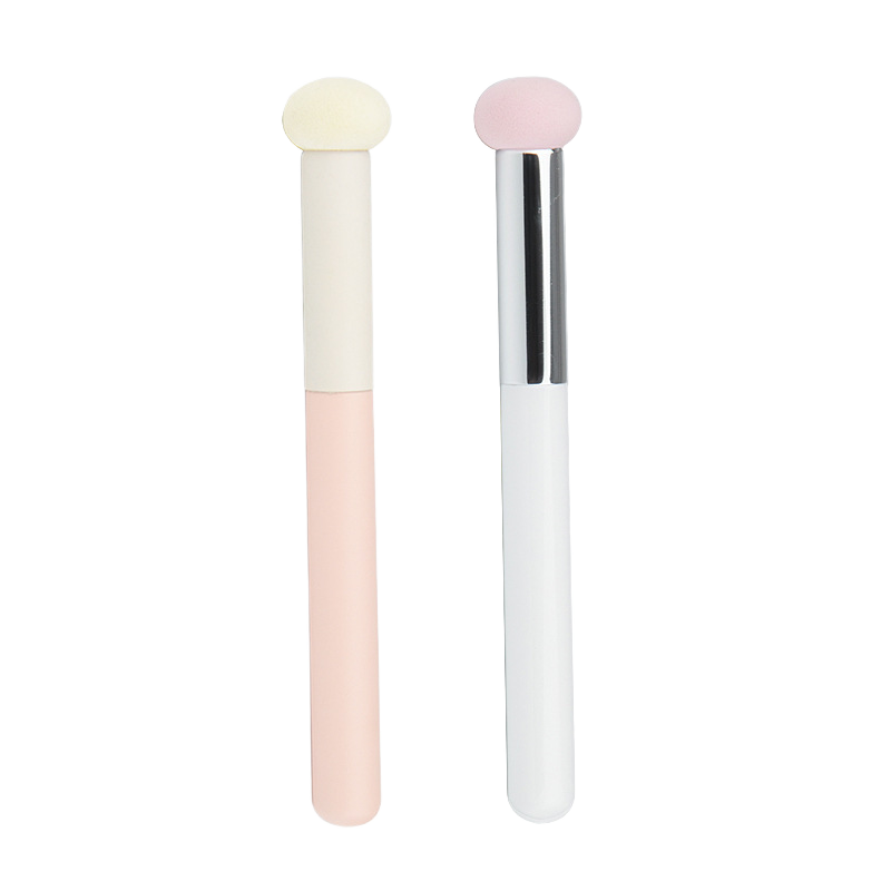 High Quality Women's Flat Brush Makeup Applicator with Wood Handle Silicone Eyeshadow and Foundation Sponge for Eye Makeup