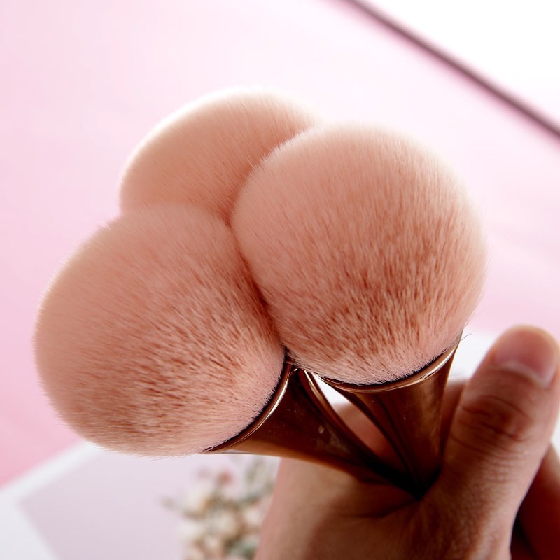 Hot Selling Custom Logo Makeup Blush Rainbow Large Face Cosmetic Nail Cleaner Big Fluffy Soft Loose Powder Brush