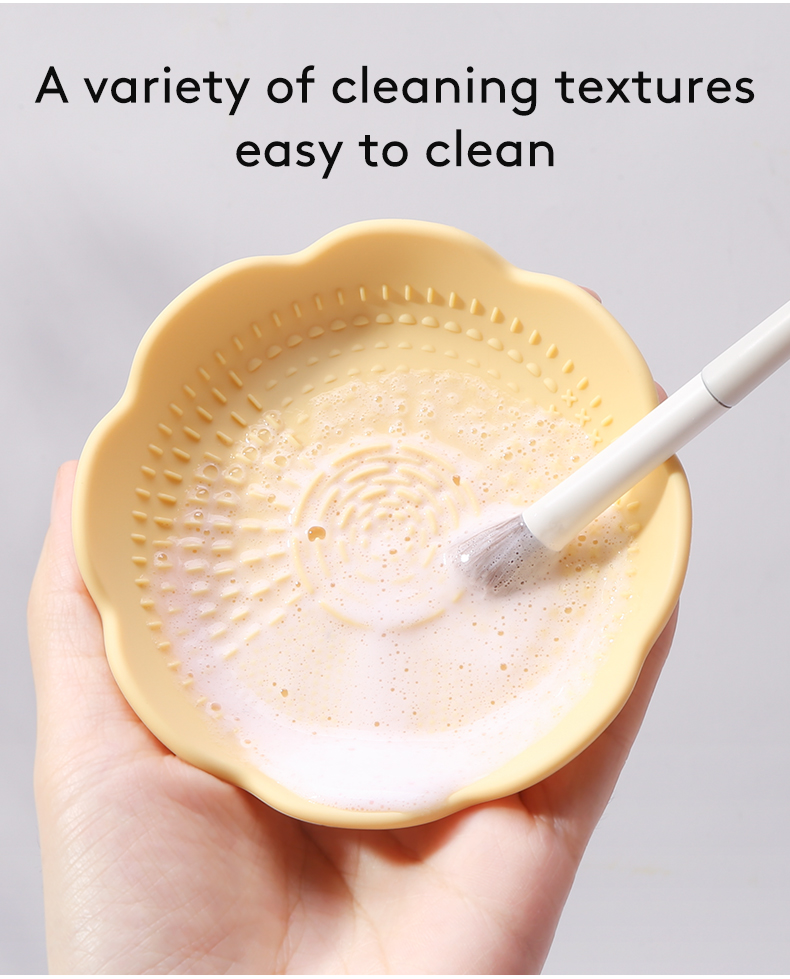 Silicone Flower Makeup Brush Cleaner Detail 3