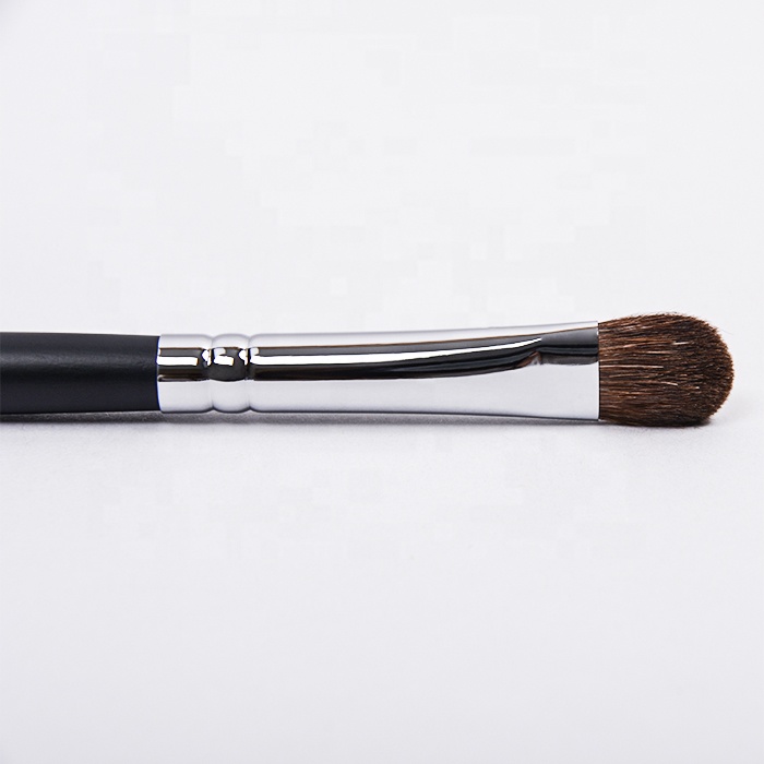 Dongmei Professional High Quality Eye Makeup Brushes Natural Pony Hair Wooden Handle Handmade Eyeshadow &amp; Concealer Smudge Brush