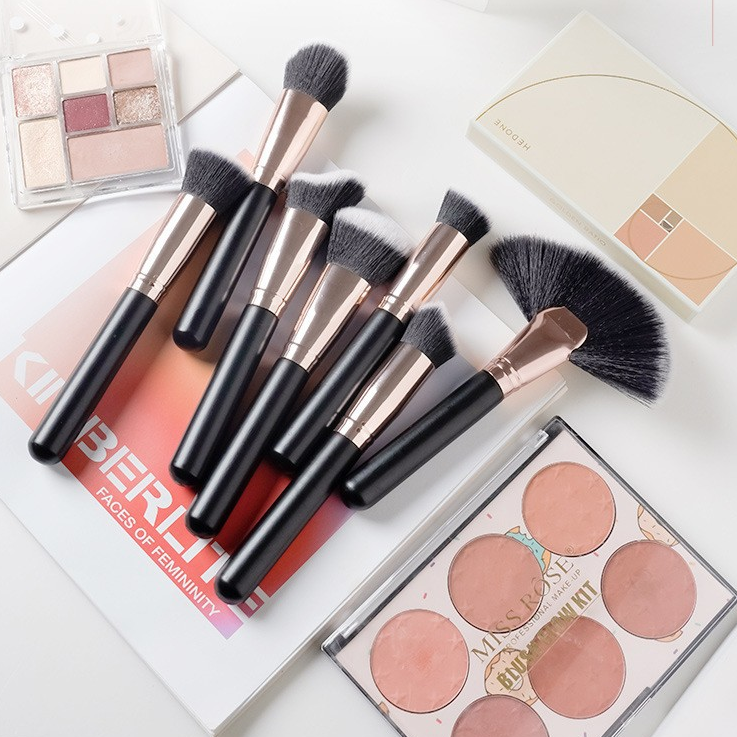 Professional Custom 7-Piece Black Gold Wooden Handle Makeup Brush Set Portable Mini Facial Foundation Makeup Brush Beauty Tools