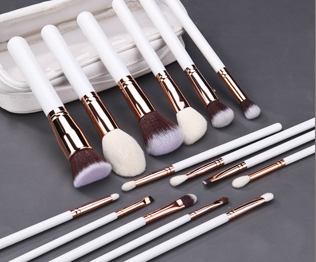 Soft-textured Animal Makeup Brush Set - Animal Fur Eyeshadow Brush Loose Powder Eyeshadow Brush Complete Makeup Tool Set