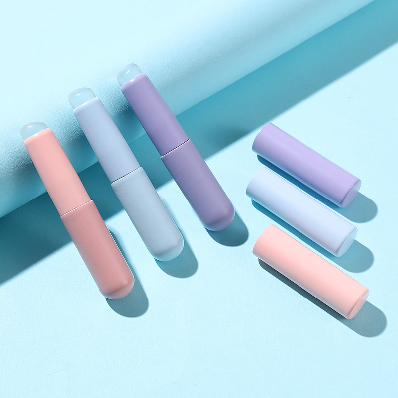 Hot Selling Portable Plastic Handle Silicone Lip Brush With Angular Blush Design For Lipstick Concealer