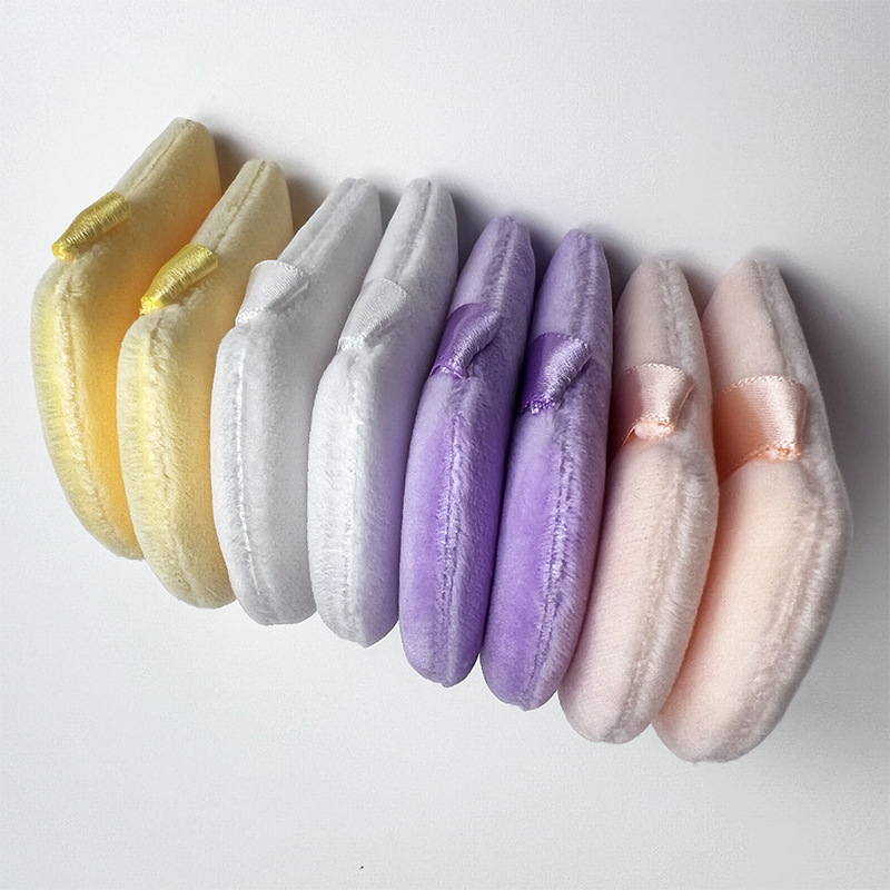 Multi-Color Velvet Triangle Makeup Puffs for Loose Powder Dr &amp; Wet Foundation Setting Available in Polybag or Plastic Box