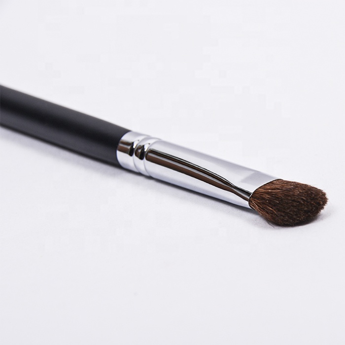 Dongmei Professional High Quality Eye Makeup Brushes Natural Pony Hair Wooden Handle Handmade Eyeshadow &amp; Concealer Smudge Brush