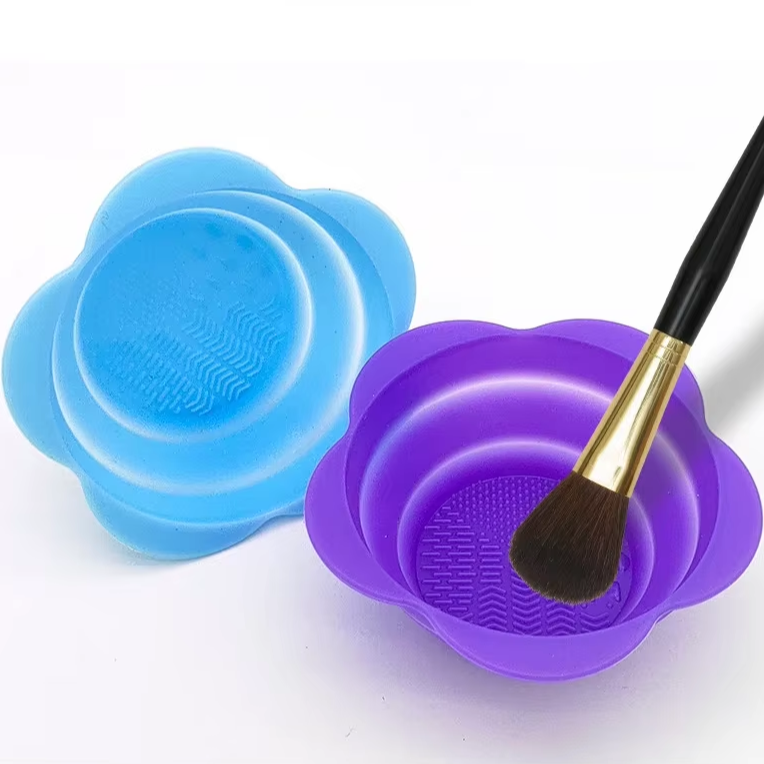 Flower Silicone Makeup Brush Cleaning Mat, Foldable Scrubbing Pad for Cosmetic Brushes &amp; Beauty Sponges