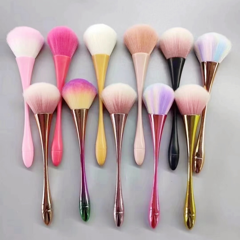 Nail Dust Brush Detail 1