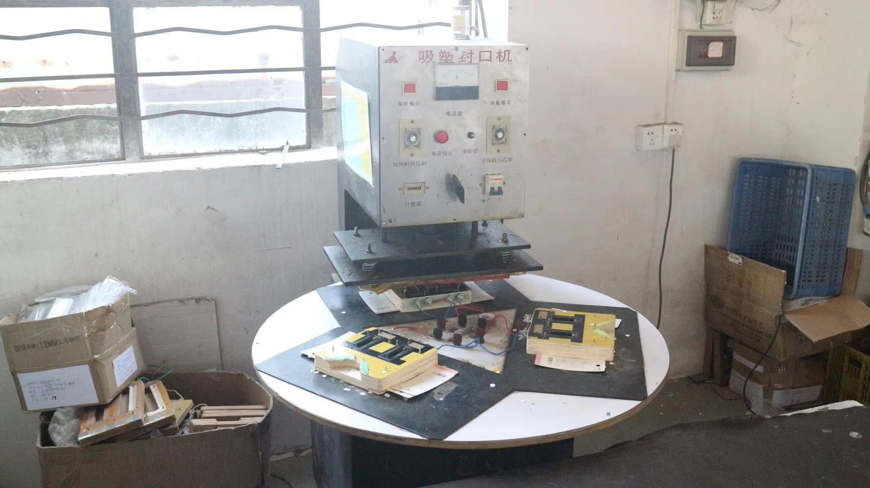 Blister sealing machine for cosmetic beauty tool packaging at Hotty Beauty factory