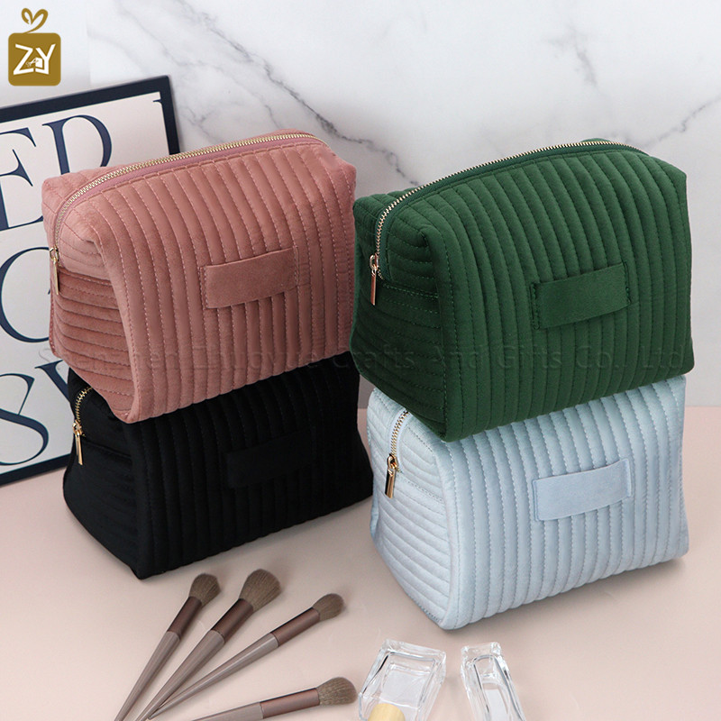 Large Capacity Velvet Makeup Pouch Portable Travel Toiletry Cosmetic Bag Soft Quilted Zippered Makeup Pouch For Women