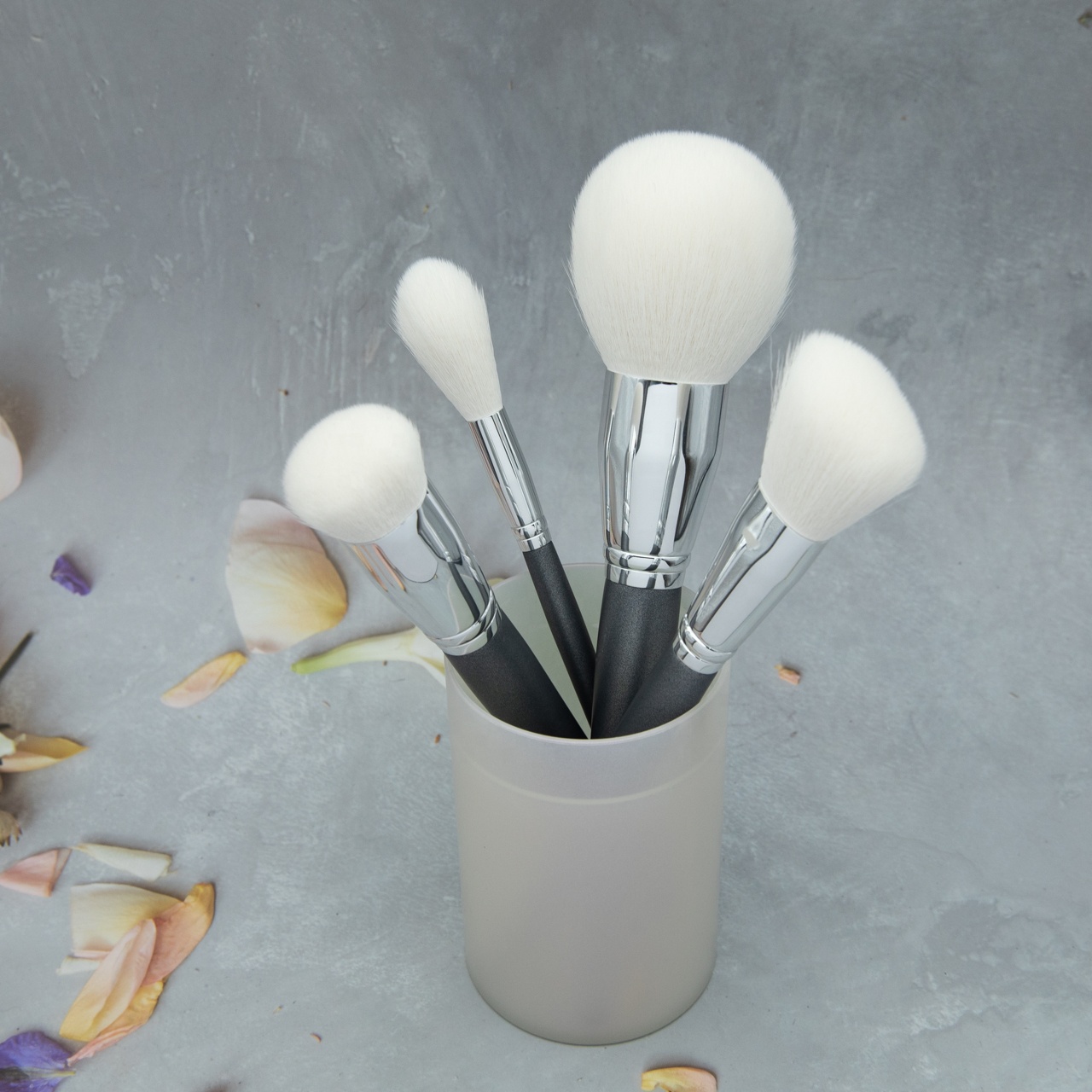 4PC Professional Dark Grey Wood Handle Makeup Brush Kit Mimic Natural Hair Powder Foundation Blush Brush Set