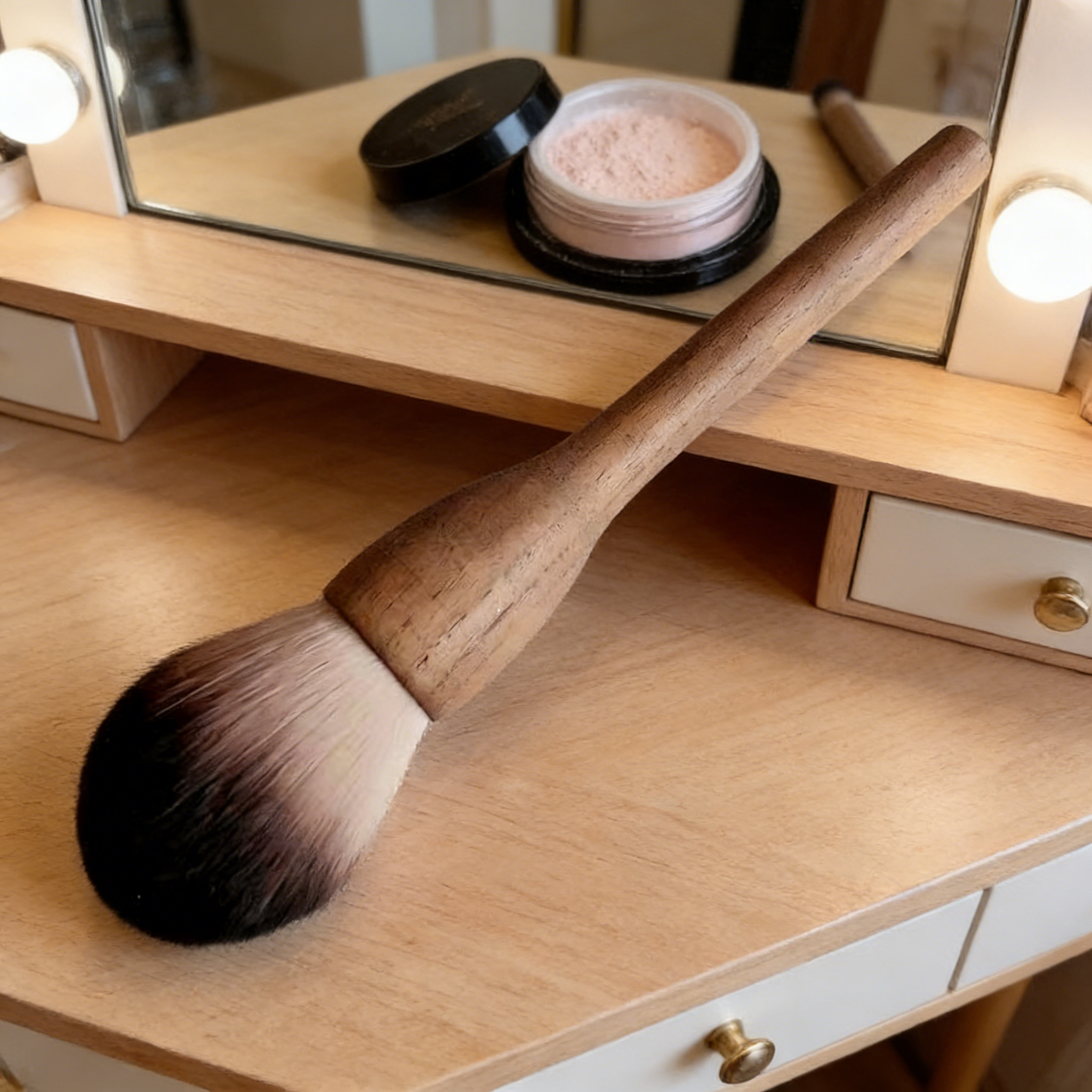 Professional Powder Brush Pick up Soft Bristles Seamless Blending Natural Finish Fit Makeup Effect No Flying Flame Powder Brush