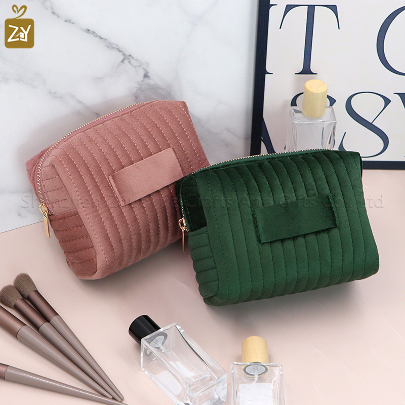 Large Capacity Velvet Makeup Pouch Portable Travel Toiletry Cosmetic Bag Soft Quilted Zippered Makeup Pouch For Women