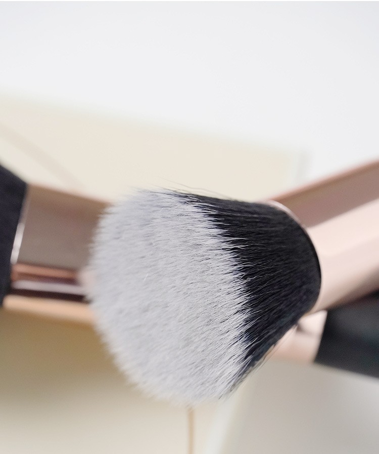Makeup Brush Set Banner 8