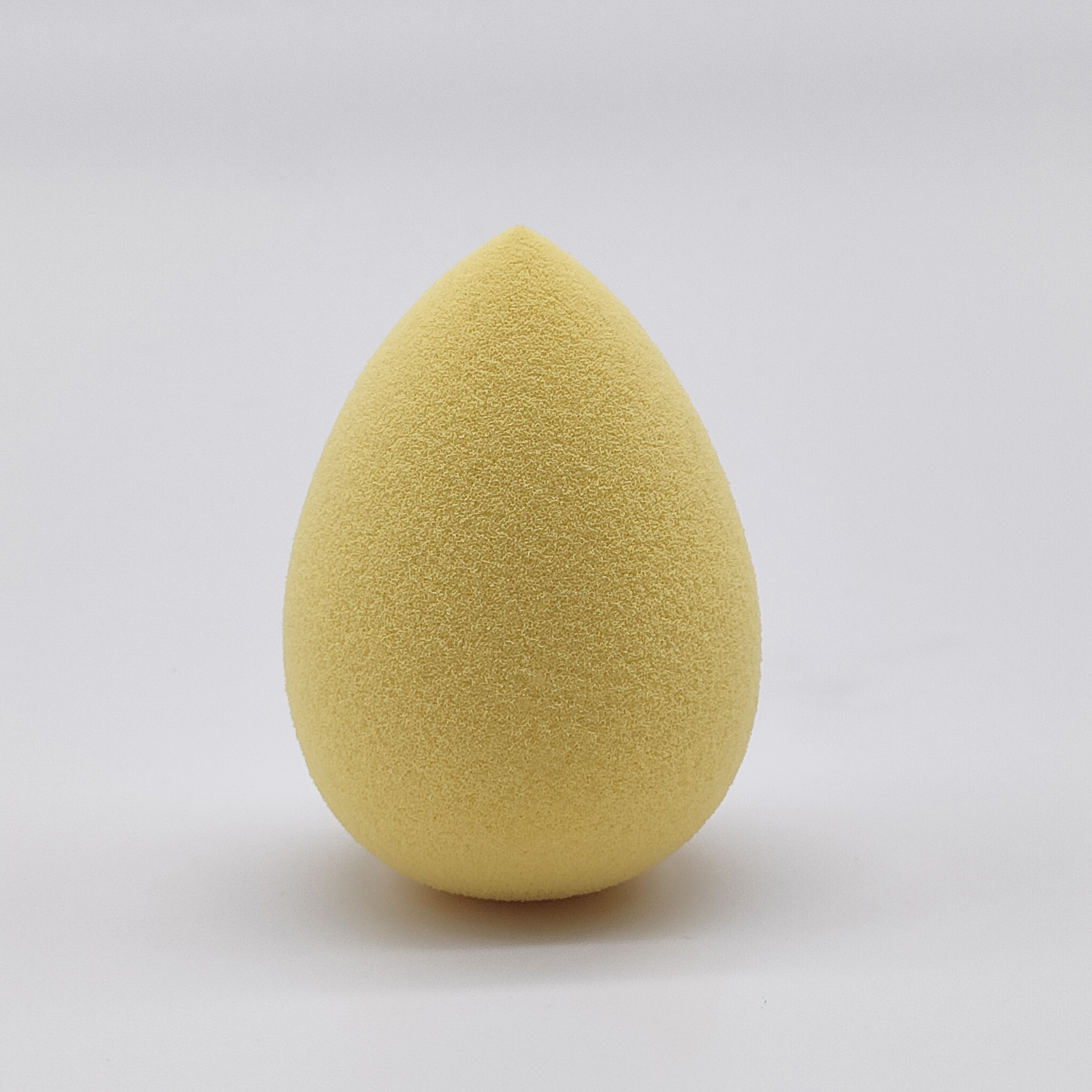 Yellow Tear-drop Non-Latex Material Soft Blending Makeup Sponge Puff for Liquid Foundation &amp; Powder Makeup Sponge