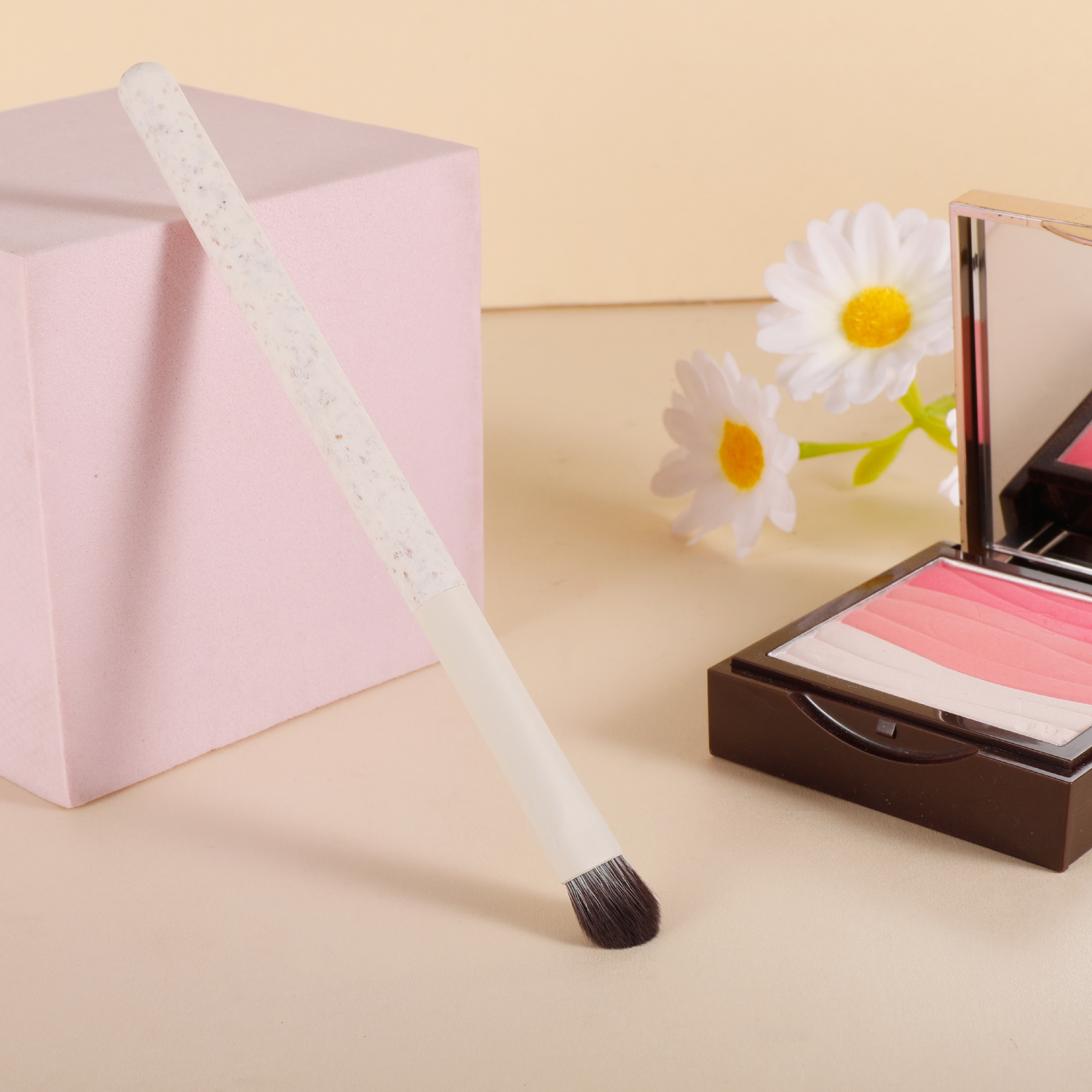 Eco-friendly Single Eye Brush Wheat Straw Handle Custom Logo Professional Concealer Eyeshadow Brush Makeup Brush With Case