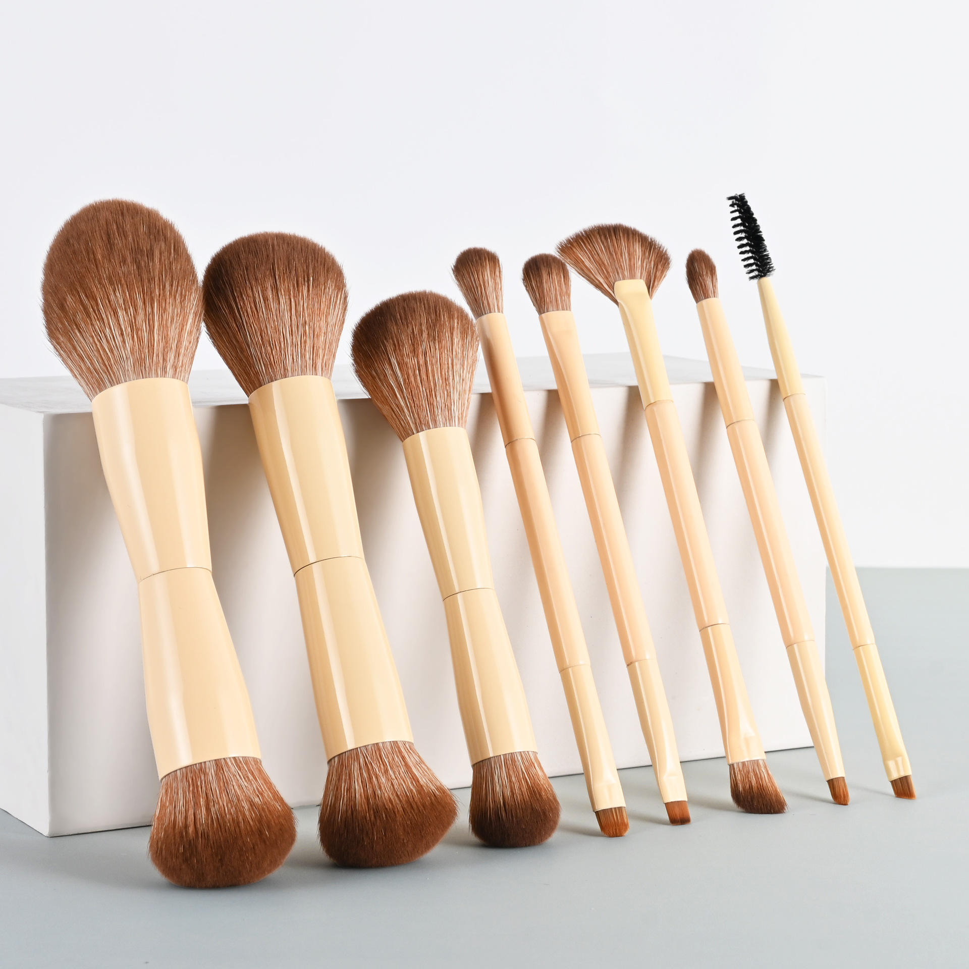 High Quality Professional Wooden Handle Beauty Tools Double-headed Makeup Brush Set 8pcs Professional Face Eye Makeup Brushes
