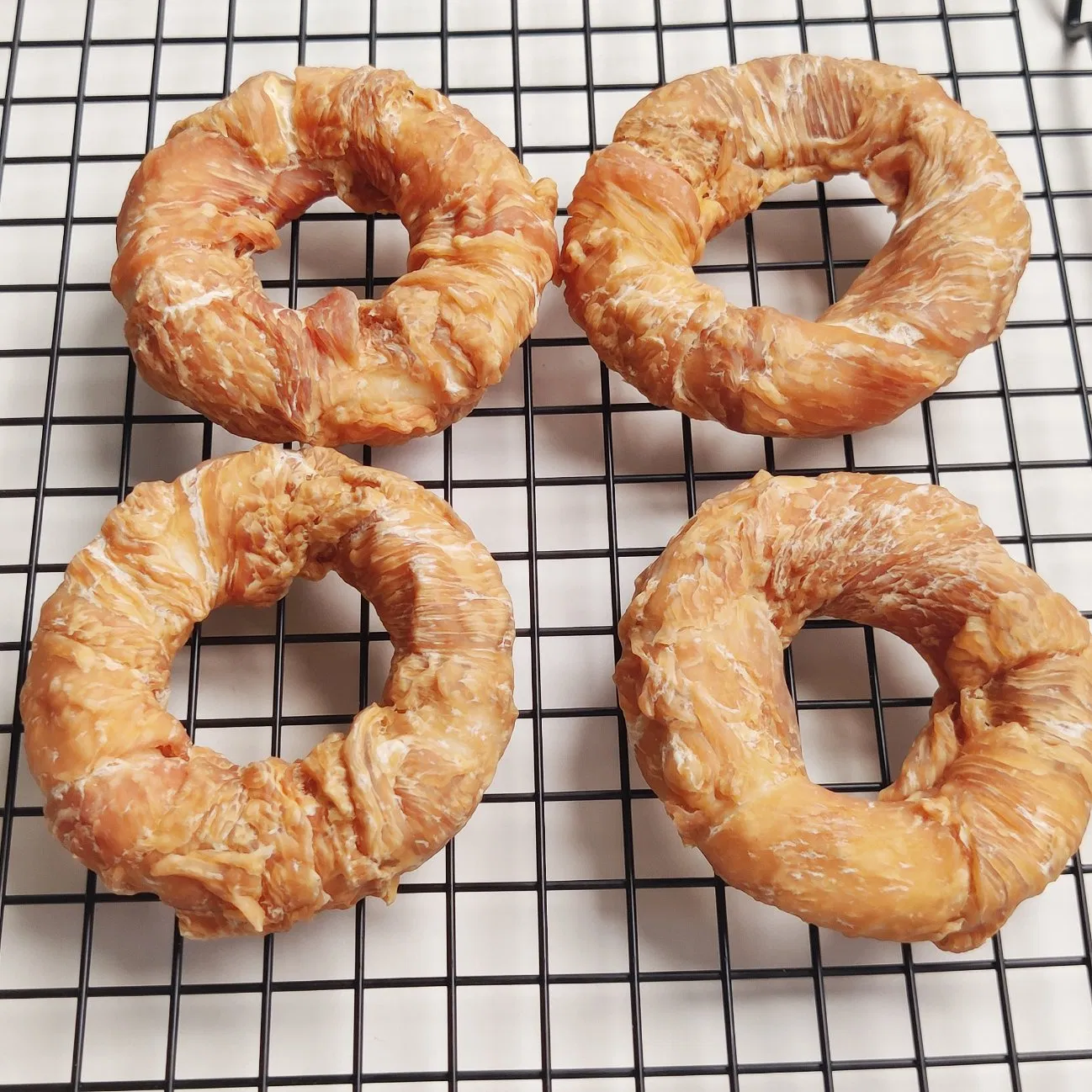 Chicken Rawhide Donut Dog Chews Suitable Large Breed Dogs Protein-Rich Pet Food