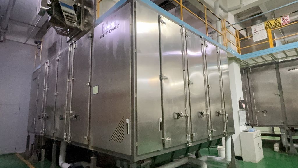 Bake processing technology for oven-baked premium pet food production