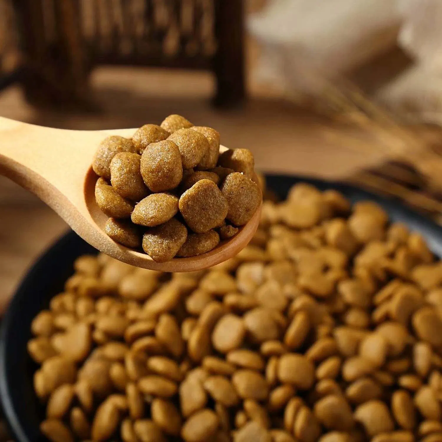 Factory Wholesale 1.5kg All Period Dog Food Pet Food