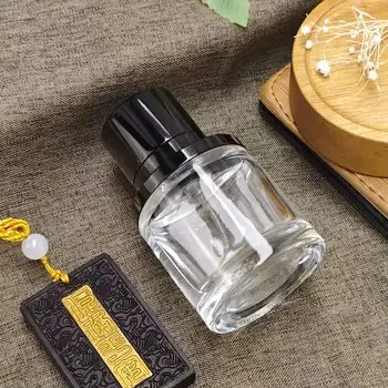 Cheap Round Perfume Bottle with a High End Magnetic Black Cap the First Choice for Understated Luxury Supplier, Manufacturers