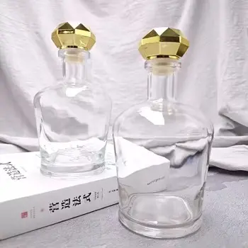Cheap Custom High-quality 500ML 750ML Liquor Wine Brandy Vodka Whiskey Spirits Glass Bottle with Cork Stopper Supplier, Factories