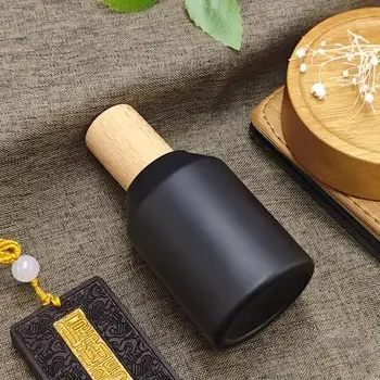 High-Quality Black Round Frosted Perfume Bottle, with Customizable Pump Heads and Compatible with Different Bottle Caps Supplier, Factories