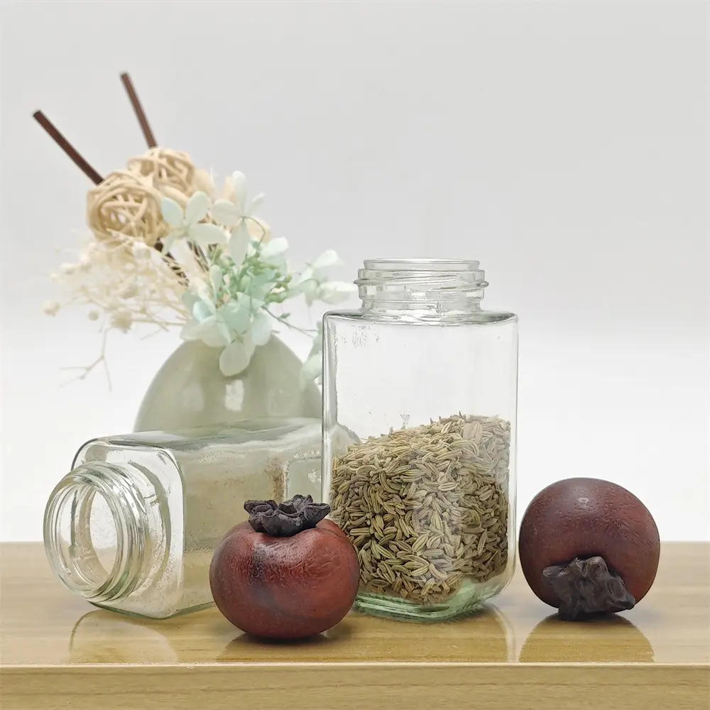 High-Quality Square Glass Seasoning Bottle, Solid Wood Lid, Glass Bottle, Iron Lid, Glass Bottle, Sprinkling Jar Factories, Factory