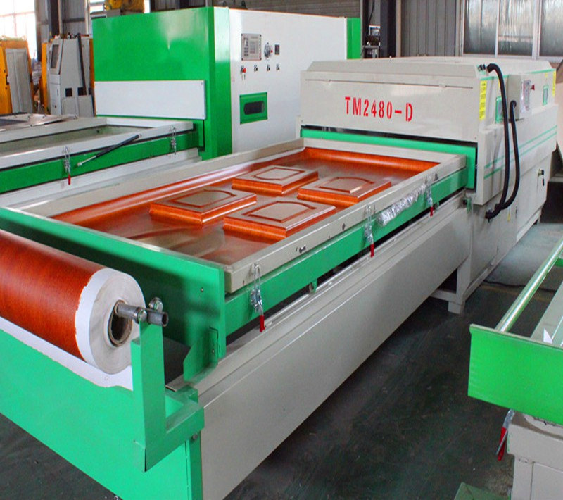 آلة laminating الأثاث اللوحي الأوتوماتيكية للخشب، آلة ضغط الغشاء ذات الضغط العالي والمنخفض لمصنعي خزائن الأبواب، تخصيص