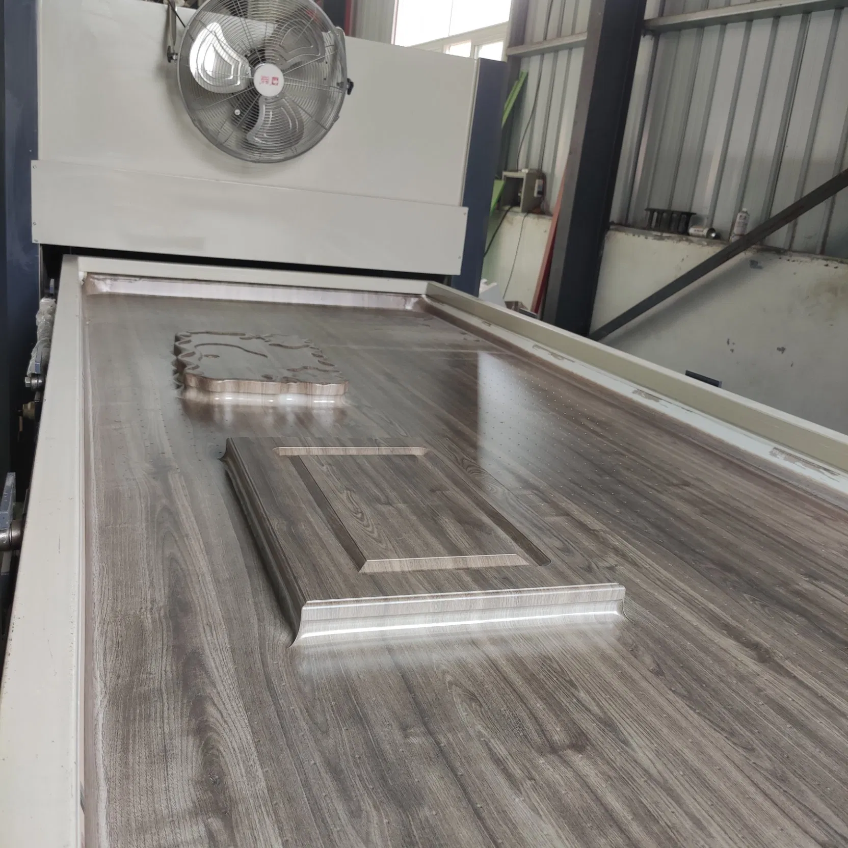 آلة laminating فراغ أوتوماتيكية مزدوجة المحطة لصنع الأبواب