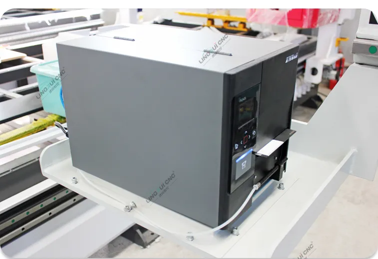 تشكيل بتمريرة واحدة 4-Axis آلة توجيه CNC عمودية للحفر