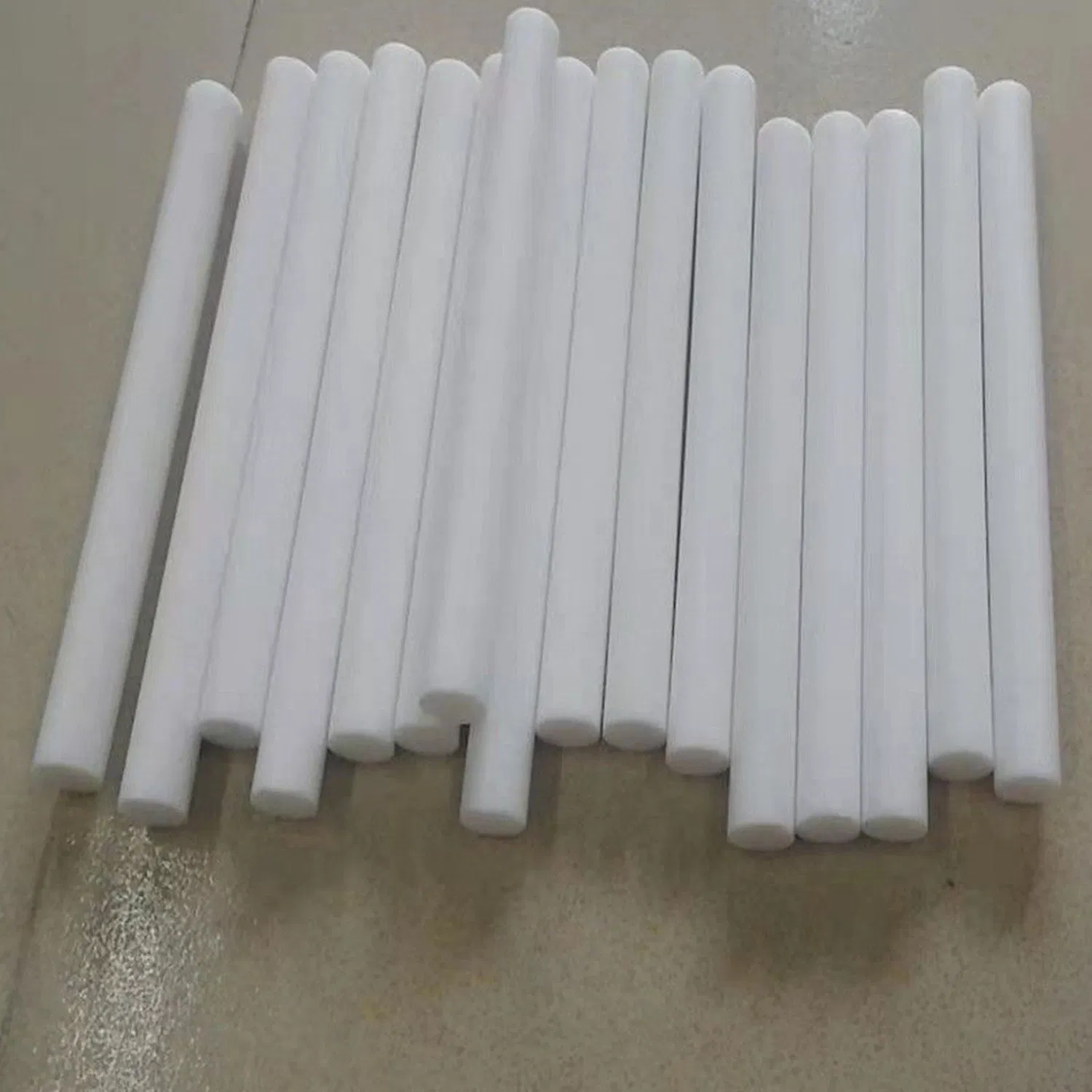 أنبوب صلب من PTFE الأسود النقي لبناء الآلات