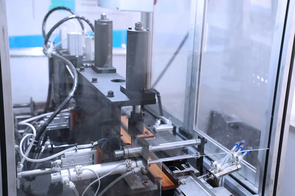 Raw material selection for graphite commutators
