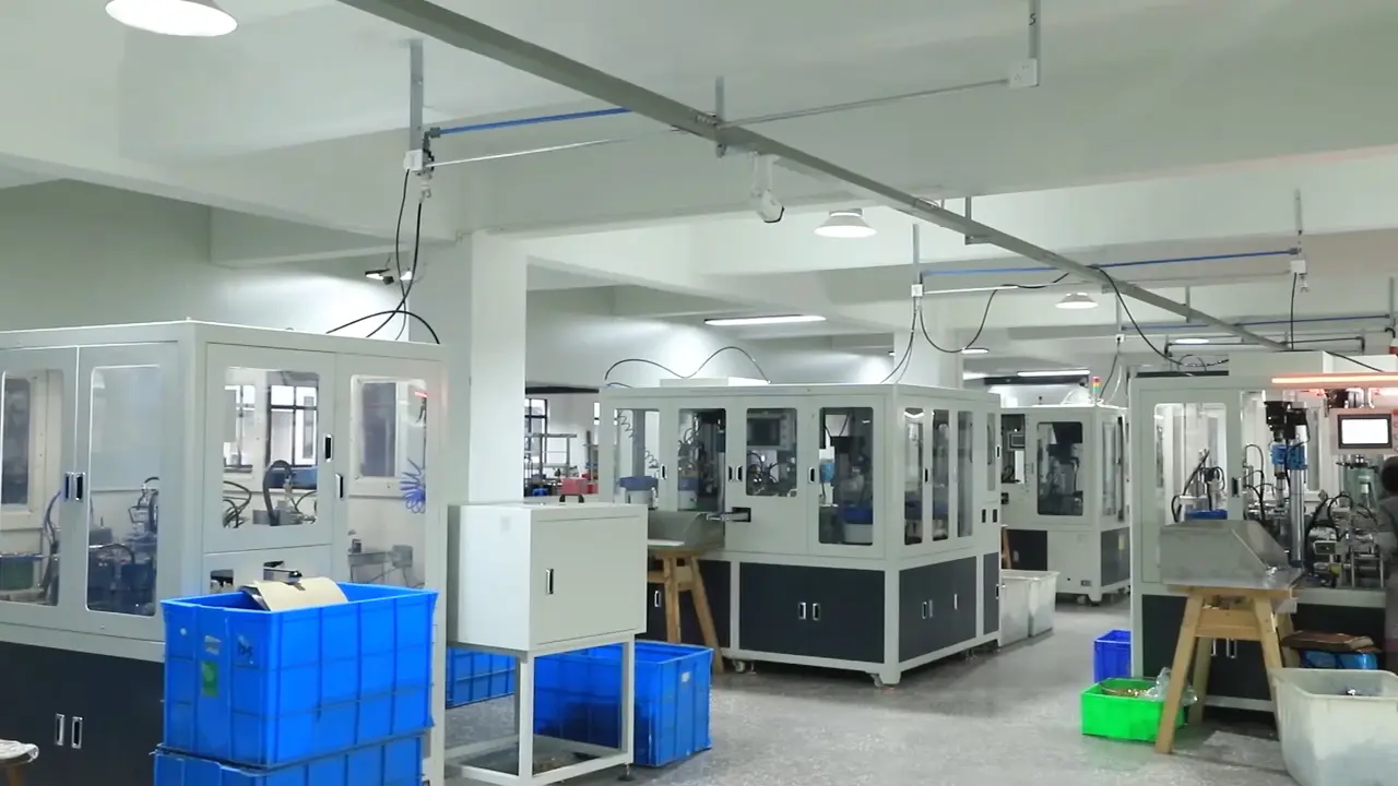 Huaya Electric professional team of 200+ engineers and quality control specialists