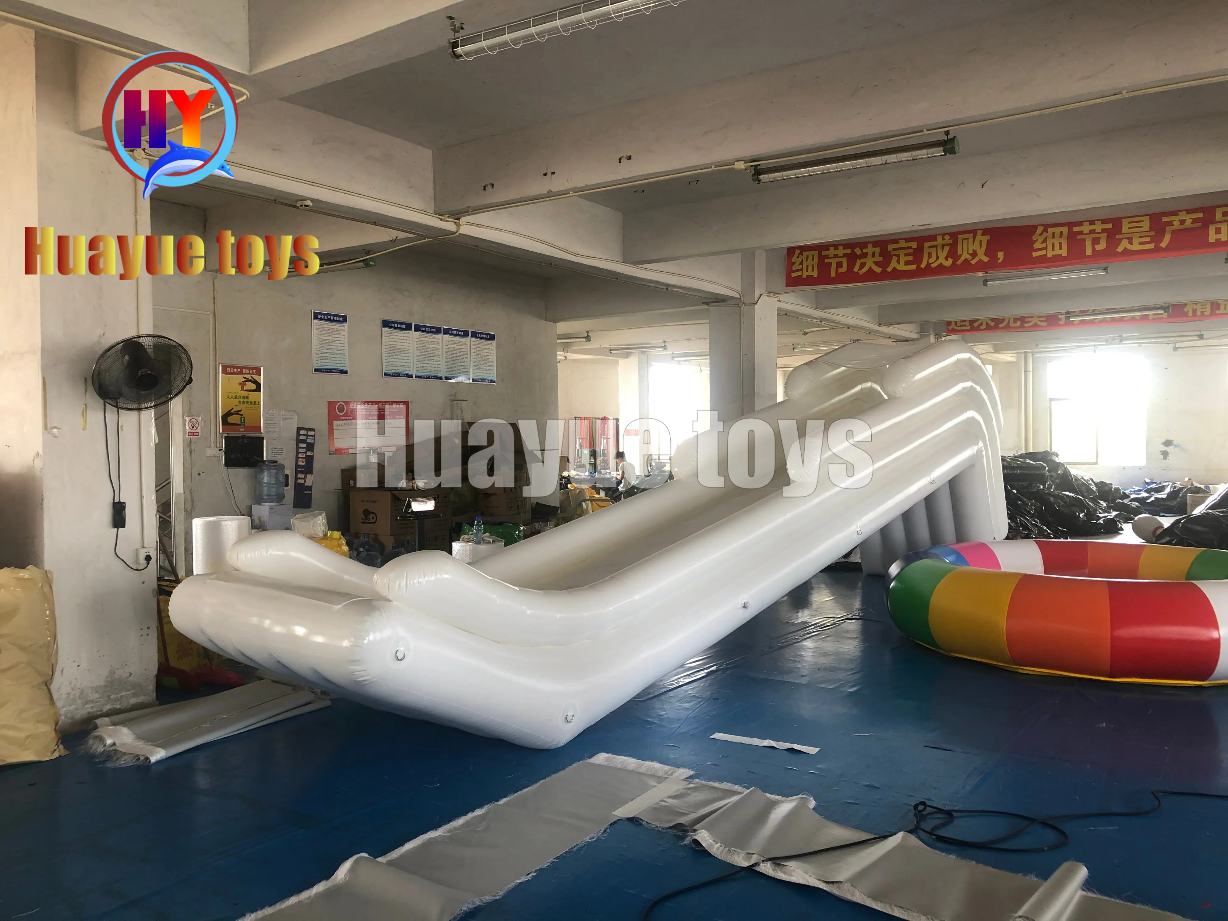 High-Quality All-White Inflatable Yacht Slide Manufacturer, Factories