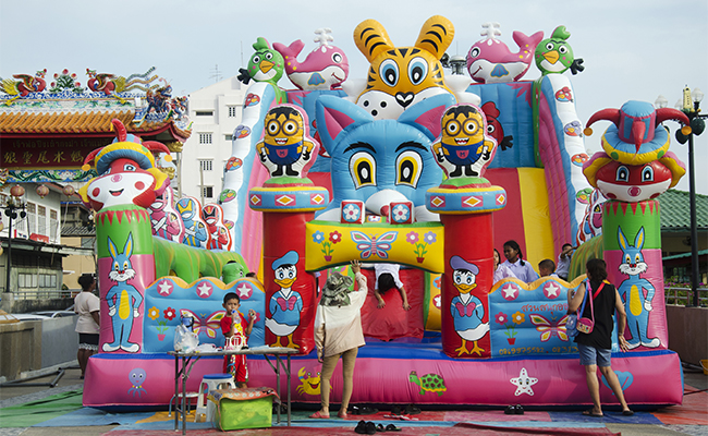 Production Team Manufacturing Inflatable Water slides